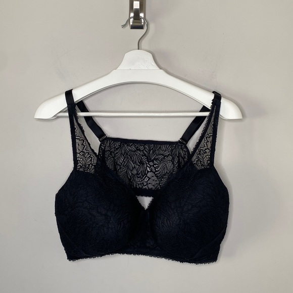 Deesse Black All-Over Lace Wireless Padded Bralette - Picture 3 of 14